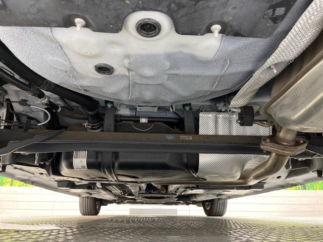 ��D�]�𒸂��Ă���܂��{�f�B�̒e�X�v���b�V���R�[�g���D�]��t���B�ʏ�̃K���X�R�[�g�ƈقȂ�A�ϋv�N��6�N�̖��@���K���X�R�[�e�B���O���A�{�f�B���L���C�ȏ�Ԃɕۂ��Ă���܂��B