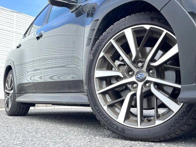 �y�����A���~�z�C�[���z�O�ςɃ}�b�`���������A���~�z�C�[���𑕒����Ă���܂��B�e��ЊO�A���~�z�C�[����A�X�^�b�h���X�^�C�����戵�����Ă���܂��B���񂲑��k����������