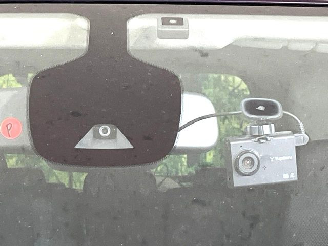 �y�G�}�[�W�F���V�[�u���[�L�z���s���ɑO���̎ԗ�����F�����A�Փ˂������Ȏ��͌x��ƃu���[�L�ŏՓˉ���Ɣ�Q�y�����A�V�X�g�B�����S�Ƀh���C�u�����y���݂��������܂��B