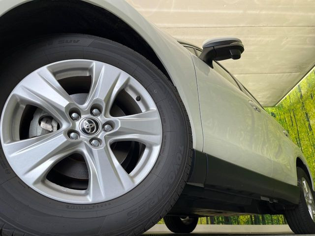 【純正17インチアルミホイール】外観にマッチした純正アルミホイールを装着しております。各種社外アルミホイールや、スタッドレスタイヤも取扱いしております。是非ご相談ください♪