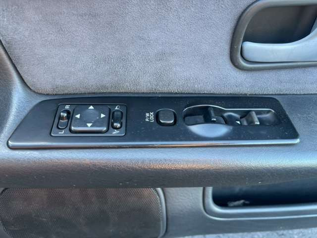 �C�ɂȂ邨�Ԃ�����܂�����E�̓d�b�ԍ����璼�ڂ��X�ɂ��₢���킹���������B�x�����@����ԗ����A��Ԃ܂łȂ�ł������������Ē����܂��B�X�^�b�t�ꓯ���A�����҂����Ă���܂��B