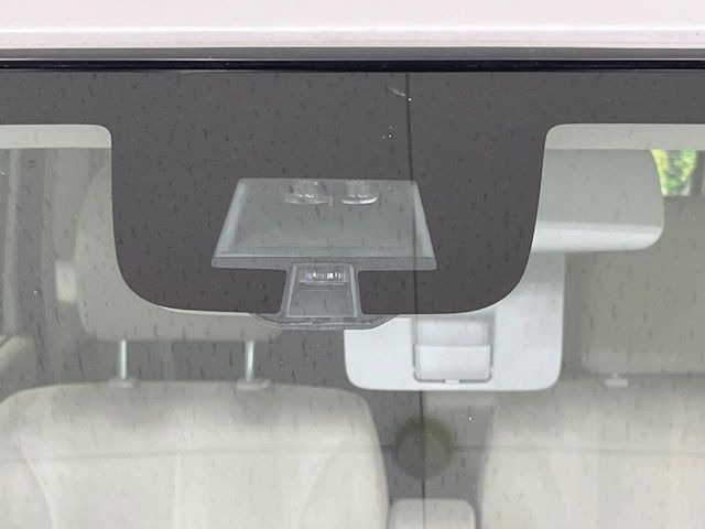 【スズキ セーフティサポート】走行中に前方の車両等を認識し、衝突しそうな時は警報とブレーキで衝突回避と被害軽減をアシスト。より安全にドライブをお楽しみいただけます。