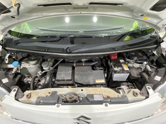 親切・丁寧な専門メカニックスタッフが応対!・車検・点検整備・事故等の修理などアフターサービスも安心。お車のカスタマイズもネクステージのサービススタッフまでご相談ください!