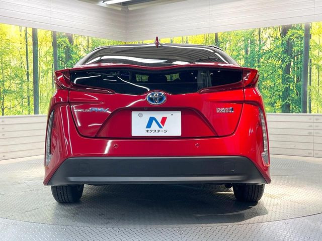 安心の最長10年・走行無制限保証(有償)をご用意。保証内容も充実はもちろん、無料点検&オイル交換や、年中無休の全国・24時間ロードサービスも付帯されておりますのでご安心下さい。