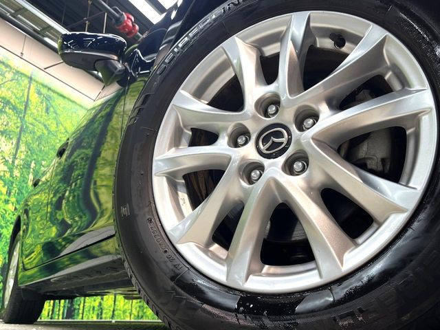 【純正16インチアルミホイール】外観にマッチした純正アルミホイールを装着しております。各種社外アルミホイールや、スタッドレスタイヤも取扱いしております。是非ご相談ください♪