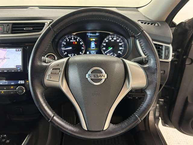 運転席周りに大きな傷、汚れ、へたりなどなく良質な状態です!