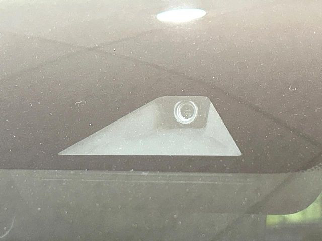 �y�C���e���W�F���g�G�}�[�W�F���V�[�u���[�L�z�t�����g�J�����őO���̎ԗ�����s�҂����m�B�Փ˂������Ȏ��͏Փ˔�Q�y���u���[�L���쓮�A�Փˉ�����T�|�[�g�B�����S�Ƀh���C�u�����y���݂��������܂��B