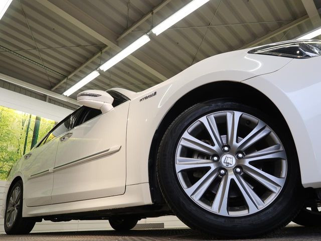 �y����17�C���`�A���~�z�C�[���z�O�ςɃ}�b�`���������A���~�z�C�[���𑕒����Ă���܂��B�e��ЊO�A���~�z�C�[����A�X�^�b�h���X�^�C�����戵�����Ă���܂��B���񂲑��k����������