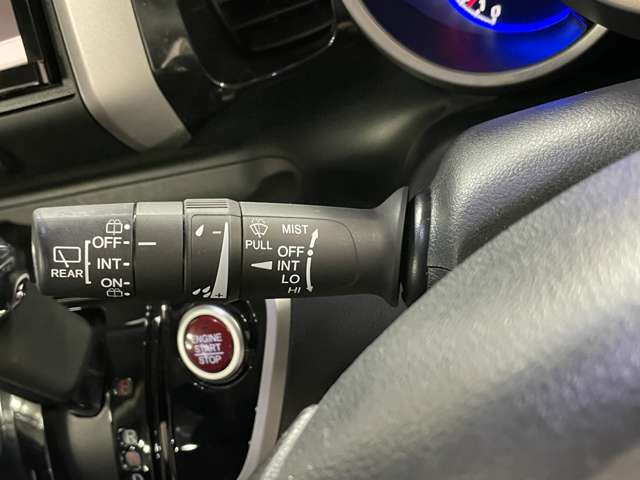 運転席周りに大きな傷、汚れ、へたりなどなく良質な状態です!