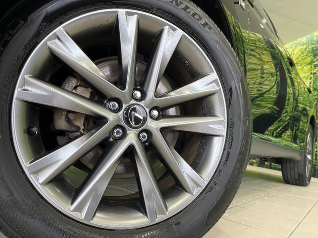 【純正19インチアルミホイール】外観にマッチした純正アルミホイールを装着しております。各種社外アルミホイールや、スタッドレスタイヤも取扱いしております。是非ご相談ください♪