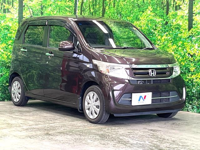 高透明度のガラス皮膜で撥水はもちろん、上質なツヤ・光沢を実現。紫外線や酸性雨から大切な愛車を保護し、色あせ・劣化を防止。「弾スプラッシュコート」、「弾プリミッサコート」からお選びいただけます。