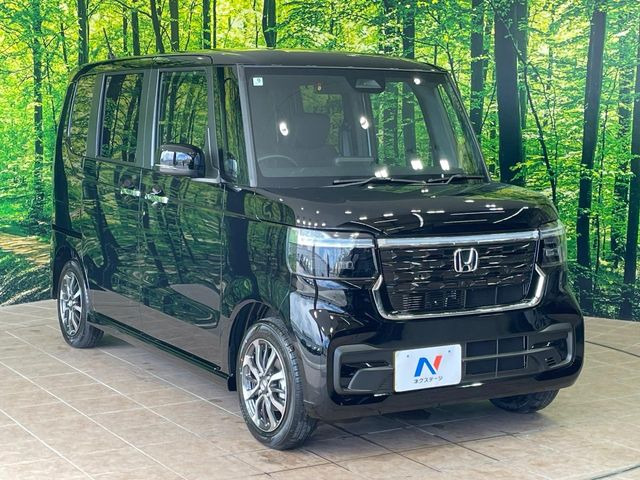 高透明度のガラス皮膜で撥水はもちろん、上質なツヤ・光沢を実現。紫外線や酸性雨から大切な愛車を保護し、色あせ・劣化を防止。「弾スプラッシュコート」、「弾プリミッサコート」からお選びいただけます。