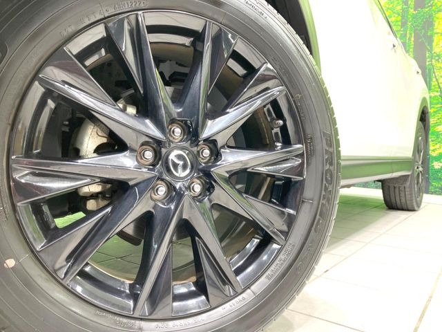 【純正19インチアルミホイール】外観にマッチした純正アルミホイールを装着しております。各種社外アルミホイールや、スタッドレスタイヤも取扱いしております。是非ご相談ください♪