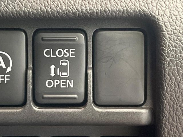 【パワースライドドア】スマートキーや運転席のスイッチでスライドドアの開閉が可能♪電動だから力を入れてドアを開ける必要が無く、小さいお子様でも、重い荷物を持っている時もラクに開け閉めできます♪