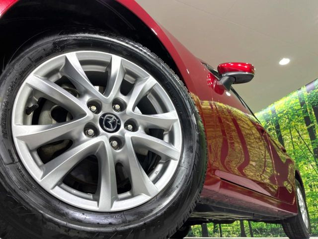 【純正16インチアルミホイール】外観にマッチした純正アルミホイールを装着しております。各種社外アルミホイールや、スタッドレスタイヤも取扱いしております。是非ご相談ください♪
