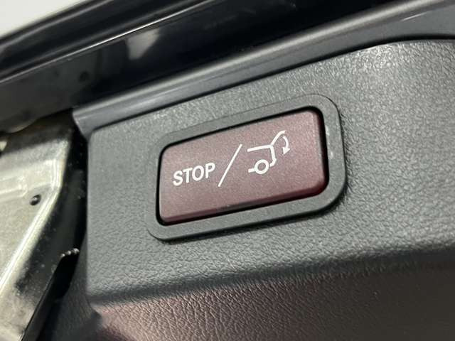 全てのお車が屋内にあるわけでは御座いませんので、来店前に事前連絡をお願い致します。