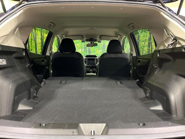 後席を格納すると、これだけの広さが!シーンに合わせたシートアレンジで、大きな荷物も積むことが出来ます♪