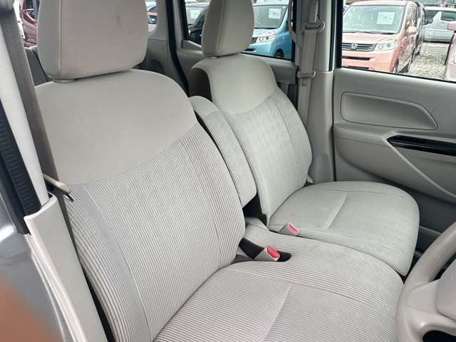 お客様のご予算帯に合わせたお車を常時100台以上取り揃えています!当社のスタッフがお客様のお車選びをしっかりサポートしご提案させていただきます!