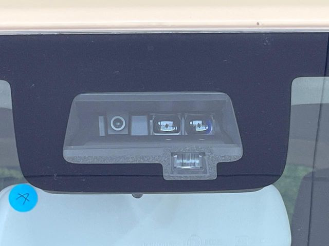 【スズキ セーフティサポート】走行中に前方の車両等を認識し、衝突しそうな時は警報とブレーキで衝突回避と被害軽減をアシスト。より安全にドライブをお楽しみいただけます。