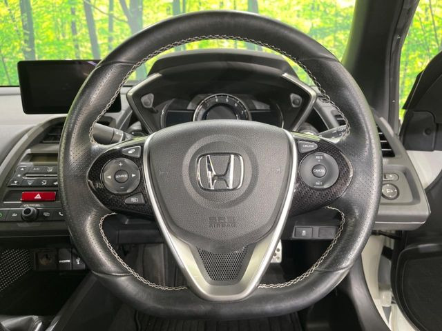 ステアリングも使用感が少なく、きれいな状態となっております♪