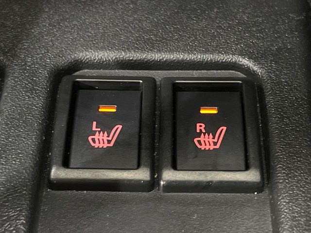 【シートヒーター】寒い日に重宝するシートヒーター!エアコンより早く温まってくれるので寒がりの人も安心ですね♪エアコンの温風は乾燥するから苦手、という方にもをおすすめです。