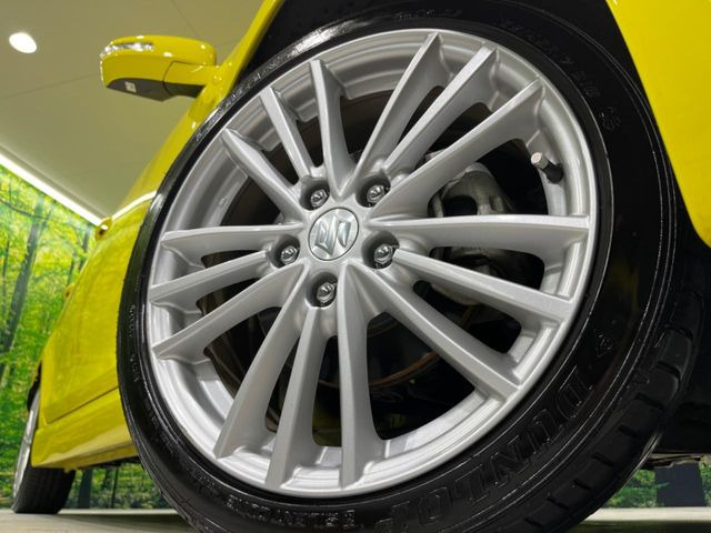 �y����17�C���`�A���~�z�C�[���z�O�ςɃ}�b�`���������A���~�z�C�[���𑕒����Ă���܂��B�e��ЊO�A���~�z�C�[����A�X�^�b�h���X�^�C�����戵�����Ă���܂��B���񂲑��k����������