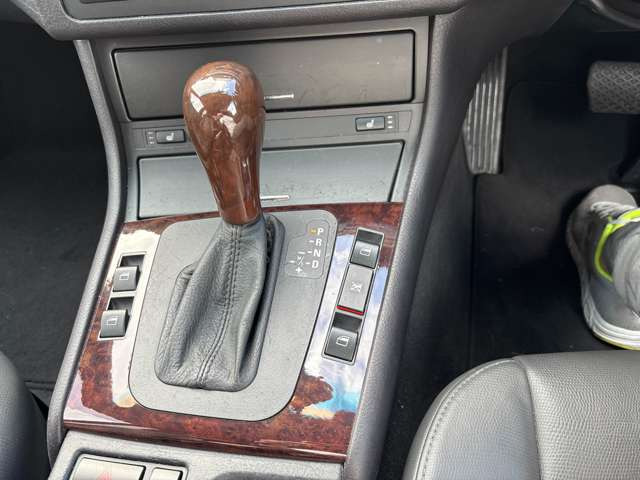 3シリーズセダン320i