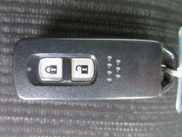 �X�}�[�g�L�[�ŁA�h�A���y�X�J��