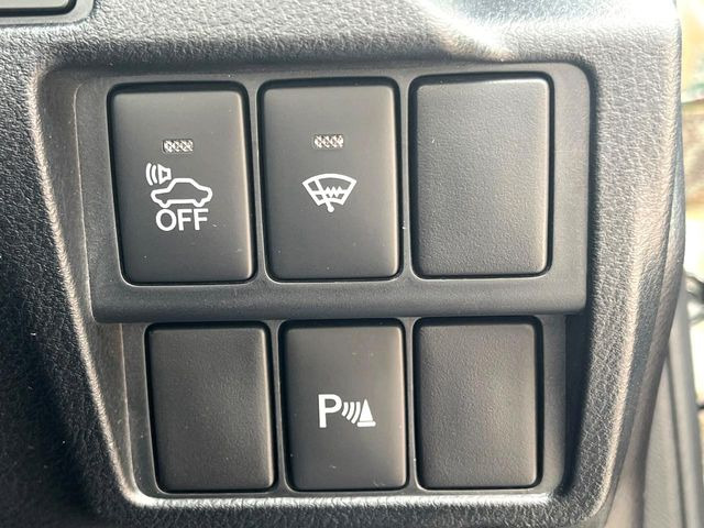 【クリアランスソナー】バンパーに付いたセンサーが障害物を検知!一定の距離に近づくとアラートで教えてくれます♪狭い駐車スペースや車庫入れ時も安心ですね☆