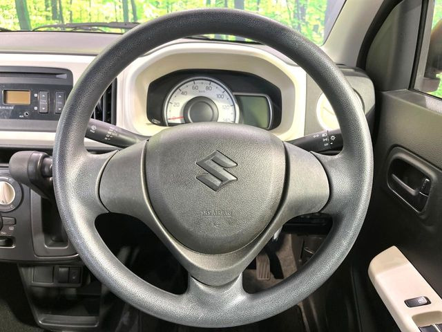 ステアリングも使用感が少なく、きれいな状態となっております♪