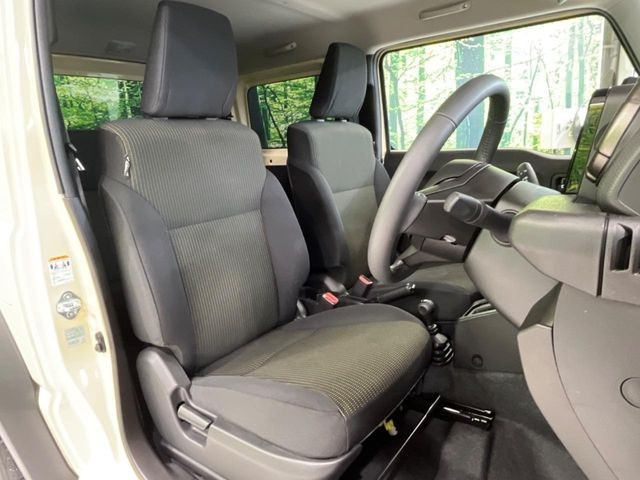 【撥水シート】スノボやダイビング等でありがちな汚れや濡れも心配無用の撥水シート♪雨の日に傘や荷物でシートが濡れたり、飲み物をこぼしたりした時もサッと拭いてきれいになるから大助かり♪