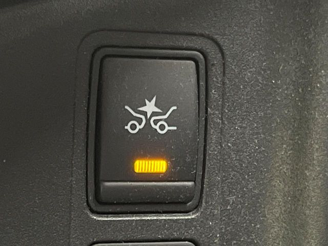 �y�v���p�C���b�g�z�������H�ł̒��������s���y��!!�a�؎��Ə��񑖍s�̃V�[���ŁA�A�N�Z���E�u���[�L�E�X�e�A�����O�������Ő��䂵�A�������^�]�̕��S���y�����Ă���܂���