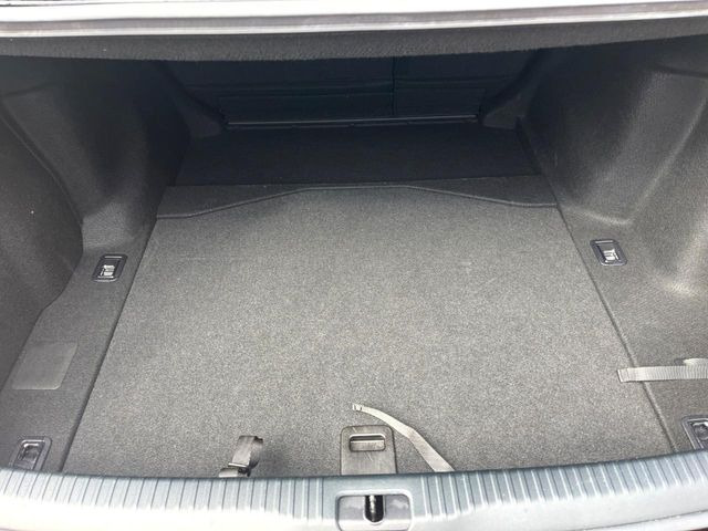 普段のお買い物や通勤、送迎等に十分な荷室スペースを確保しております。