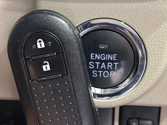 �y�L�[�t���[�V�X�e���z�J�o����|�P�b�g�ɓ��ꂽ�܂܂ł��h�A�̎{���E�������\�ȃX�}�[�g�L�[�𑕔��B�G���W���̃I���E�I�t�����J�M�����o���K�v����������Ƃ��Ă��֗��ł���