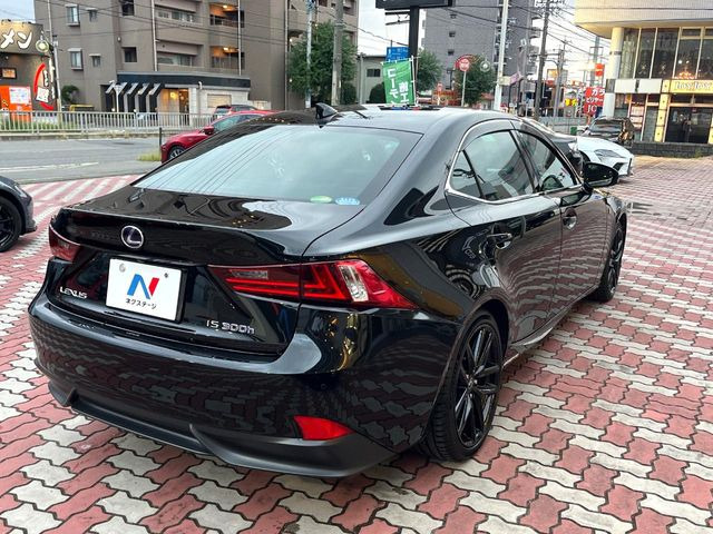 ☆全国のネクステージからお取り寄せが可能※!遠方の店舗に展示してあるクルマが気になる場合も、最寄りの店舗でご覧いただくことが可能です!是非私たちに要望をお聞かせください!※別途費用