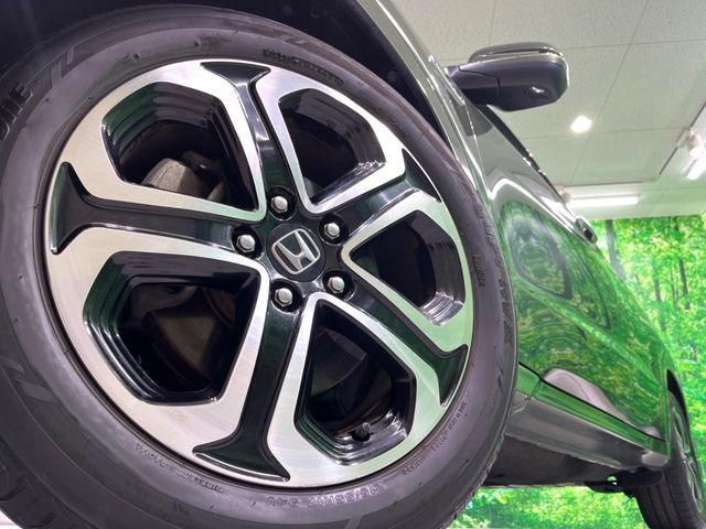 �y����17�C���`�A���~�z�C�[���z�O�ςɃ}�b�`���������A���~�z�C�[���𑕒����Ă���܂��B�e��ЊO�A���~�z�C�[����A�X�^�b�h���X�^�C�����戵�����Ă���܂��B���񂲑��k����������