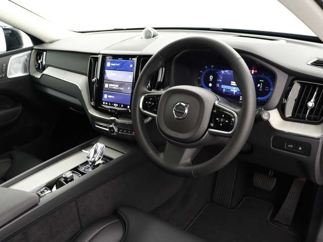 XC60ウルトラ T6 AWD プラグイン ハイブリッド 4WD