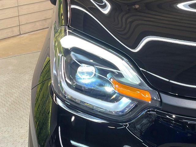 �yLED�w�b�h���C�g�z���V����ԑ��s�����ǍD�Ȏ��E���m�ۂ����S���ĉ^�]�ł��鍂�P�xLED�w�b�h���C�g�𑕔�!�_�����x�������A����d�͂��}�����Ă��܂��B