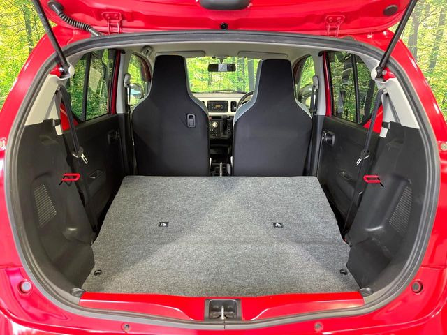 普段のお買い物や通勤、送迎等に十分な荷室スペースを確保しております。セカンドシートを倒すと、大きな荷物の積載も可能です♪