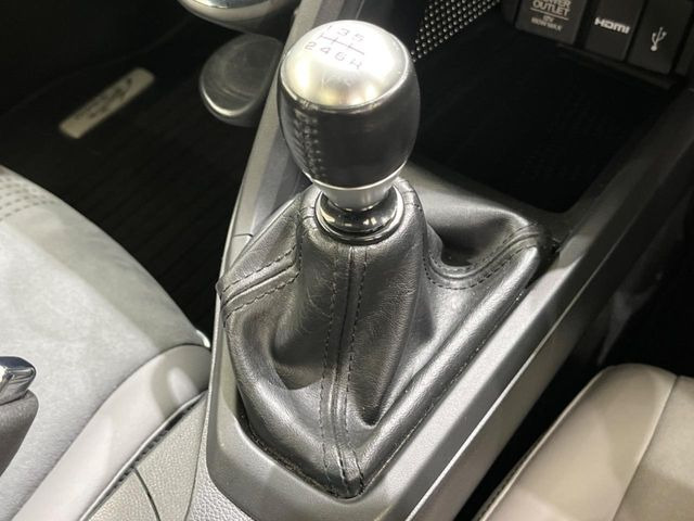 【フロア6速MT】走りの6速MT!!スポーティーな走行をお楽しみいただけます♪