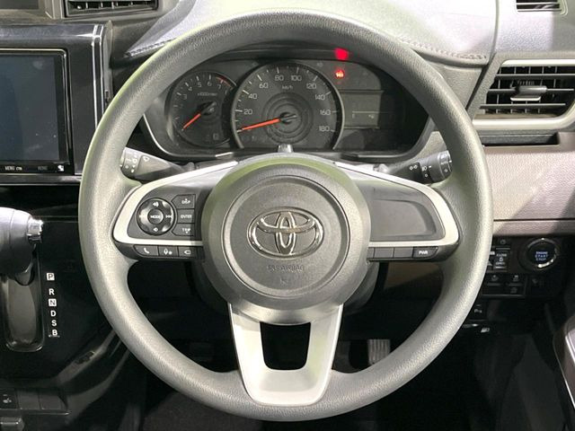 ステアリングも使用感が少なく、きれいな状態となっております♪