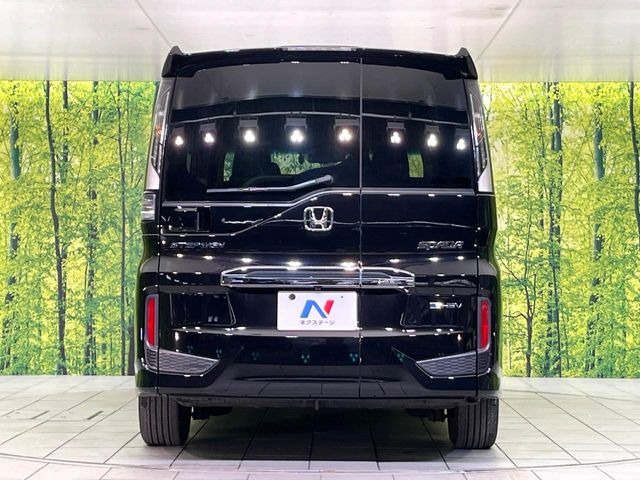 安心の最長10年・走行無制限保証(有償)をご用意。保証内容も充実はもちろん、無料点検&オイル交換や、年中無休の全国・24時間ロードサービスも付帯されておりますのでご安心下さい。