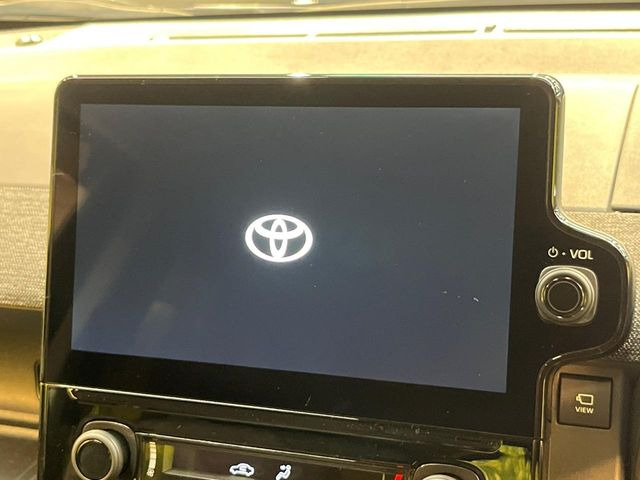 �y10.5�C���` �f�B�X�v���C�I�[�f�B�I�z���ʂ̃f�B�X�v���C��AppleCarPlay��AndroidAuto�����p�\�B�傫�ȉ�ʂŃX�}�z�i�r�A�v���������p���������܂���