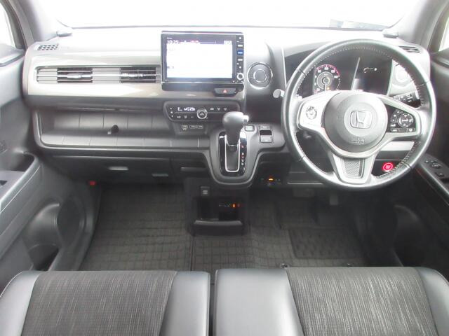 ���O���̐��|�E�K���X�n�{�f�B�R�[�e�B���O��CAR�N���[�j���O���Ǝ҂��{�H�������܂��̂ő�ϐ����B�I���b�N�X�����Ԃł݂͂Ȃ��܂ɉ��K�ȃh���C�u�����񑩁B