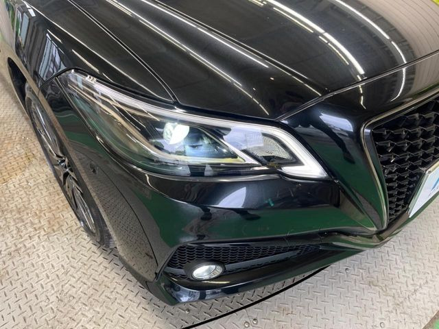 【LEDヘッドランプ】長寿命かつ視認性に優れたLEDヘッドライト。明るいLEDは暗い夜道でも安心です。ヘッドライトの劣化を防ぐコーティングの施工も承ります!