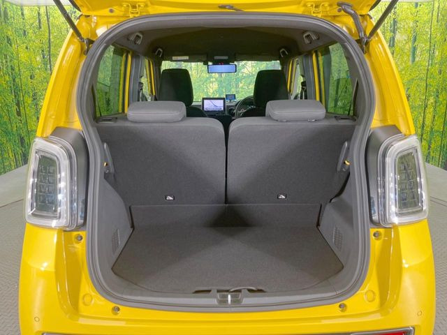 ���i�̂���������ʋ΁A���}���ɏ\���ȉ׎��X�y�[�X���m�ۂ��Ă���܂��B�Z�J���h�V�[�g��|���ƁA�傫�ȉו��̐ύڂ��\�ł���