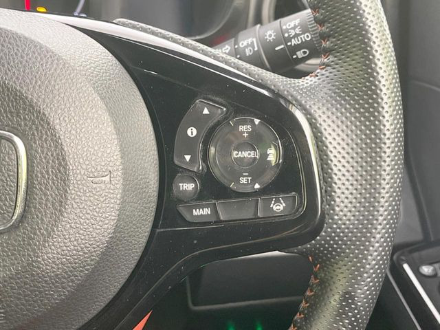 �y�A�_�v�e�B�u�N���[�Y�R���g���[���z�������H�ł̒��������s���y��!!�����ő��x��ۂN���[�Y�R���g���[�����A�Փˌy���V�X�e���ƘA�g���A�O���̎ԗ������m���ĎԊԂ�ۂ悤�ɑ��x���߂��Ă���܂�!!