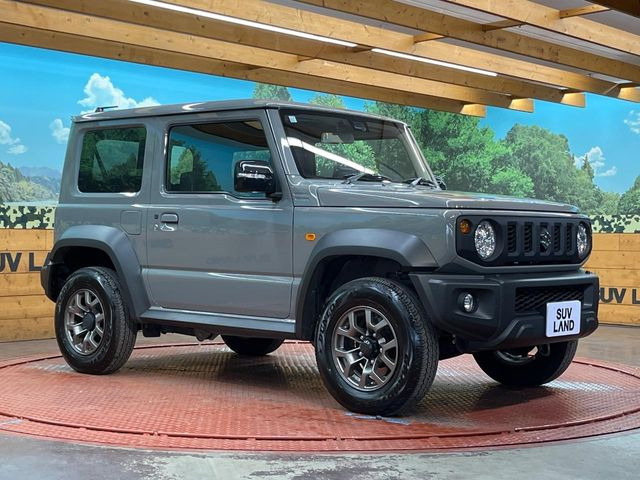 高透明度のガラス皮膜で撥水はもちろん、上質なツヤ・光沢を実現。紫外線や酸性雨から大切な愛車を保護し、色あせ・劣化を防止。「弾スプラッシュコート」、「弾プリミッサコート」からお選びいただけます。