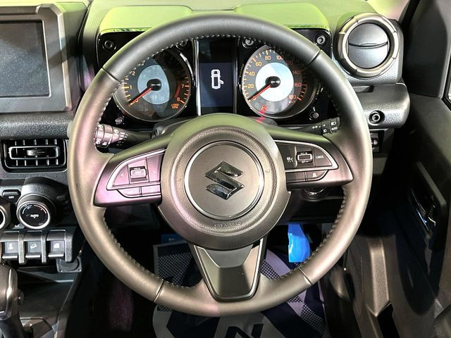 �y�����v�����X�e�A�����O�z�㎿�Ȋv���g�p���邱�ƂŁA��ɂ����������݂ƂĂ��^�]���₷���n���h���ł���