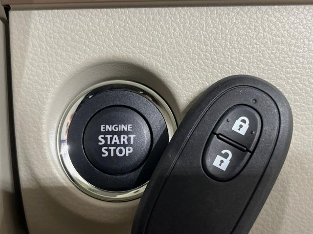 �y�L�[���X�X�^�[�g�V�X�e���z�J�o����|�P�b�g�ɓ��ꂽ�܂܂ł��h�A�̎{���E�������\�ȃX�}�[�g�L�[�𑕔��B�G���W���̃I���E�I�t�����J�M�����o���K�v����������Ƃ��Ă��֗��ł���